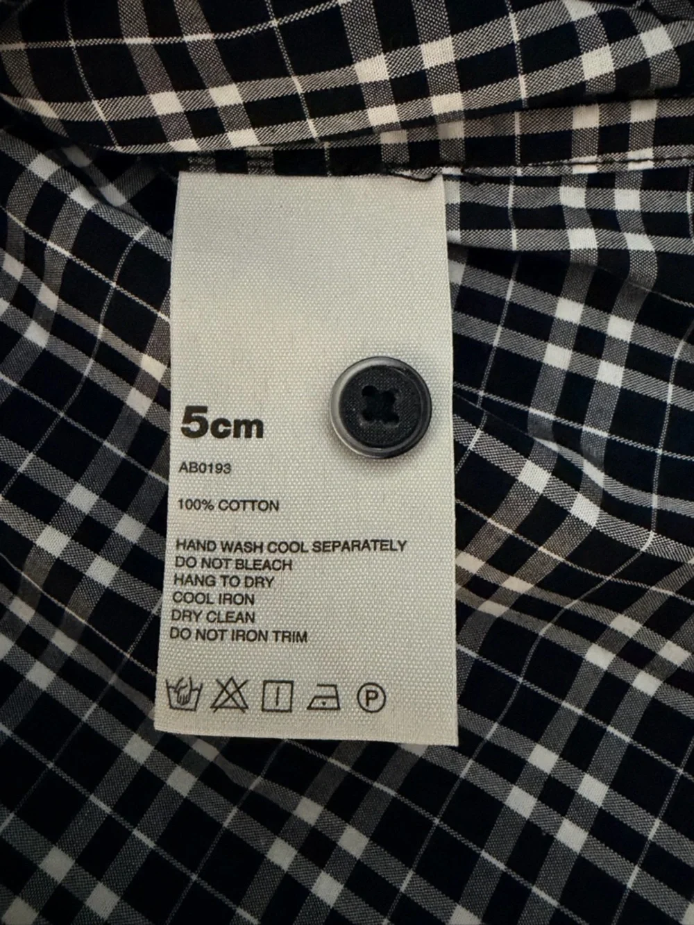 Five Centimeters Brand Men's Black & White Plaid Zip-Front Shirt. Size S